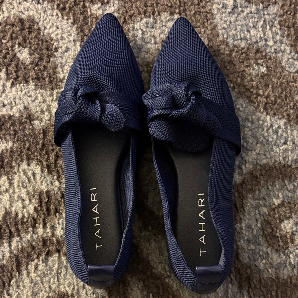 Tahari Women's Dark Blue Knotted Flats